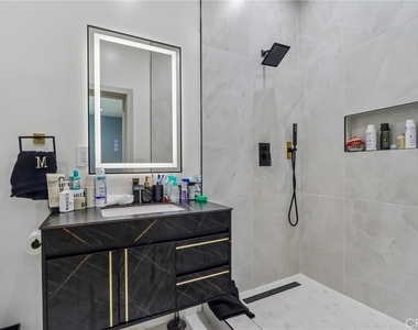 4432 Melbourne Avenue - Photo Thumbnail 31