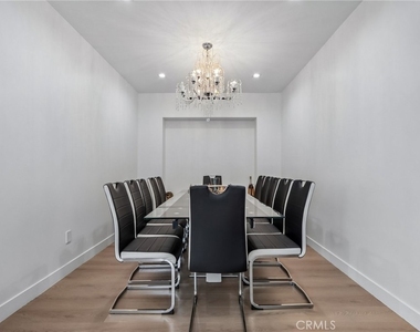 4432 Melbourne Avenue - Photo Thumbnail 8