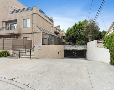 4477 Woodman - Photo Thumbnail 17