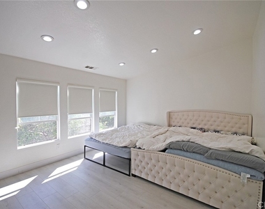29268 Rio Lobo Way - Photo Thumbnail 13