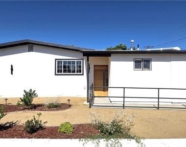 13821 Burton Street - Photo Thumbnail 4