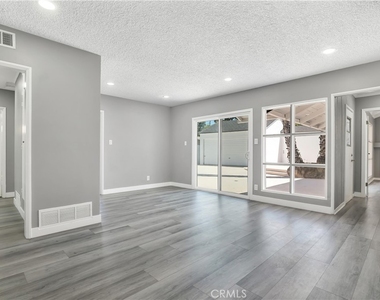 18234 Sugarman Street - Photo Thumbnail 3