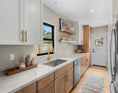 206 Olive - Photo Thumbnail 1