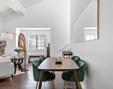 345 Avocado Street - Photo Thumbnail 11