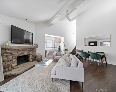 345 Avocado Street - Photo Thumbnail 6