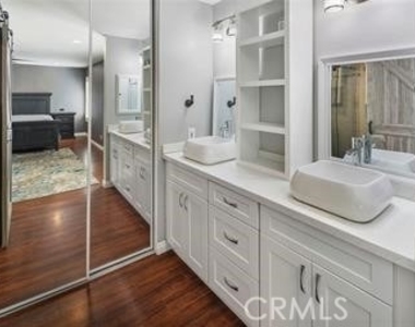 1018 Eckenrode Way - Photo Thumbnail 24