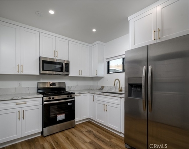 918 N Enid Avenue - Photo Thumbnail 11