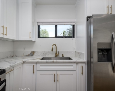 918 N Enid Avenue - Photo Thumbnail 12