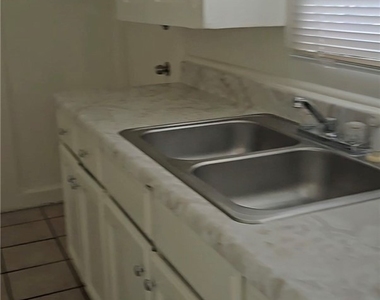 551 W 10th - Photo Thumbnail 4