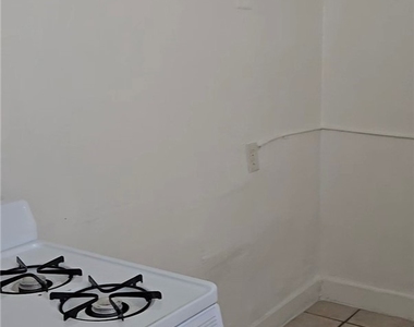 551 W 10th - Photo Thumbnail 8