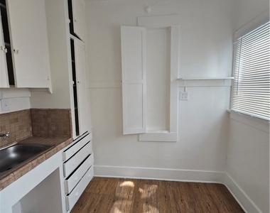 942 E 2nd - Photo Thumbnail 9