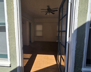 942 E 2nd - Photo Thumbnail 1