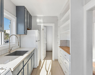 1488 W Sunset Boulevard - Photo Thumbnail 7