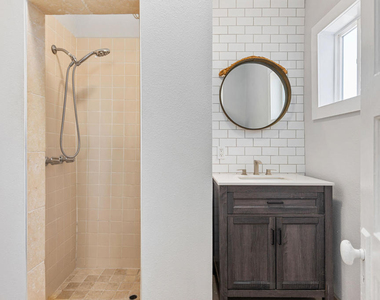 1488 W Sunset Boulevard - Photo Thumbnail 11