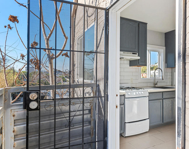 1488 W Sunset Boulevard - Photo Thumbnail 16