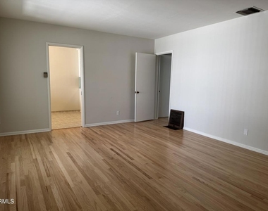 514 Linwood Avenue - Photo Thumbnail 8