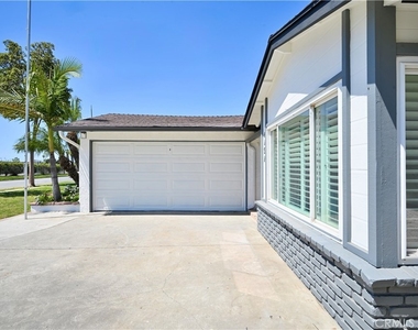 4191 Farquhar Avenue - Photo Thumbnail 4