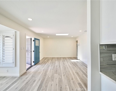 4191 Farquhar Avenue - Photo Thumbnail 11