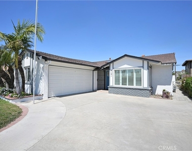 4191 Farquhar Avenue - Photo Thumbnail 2