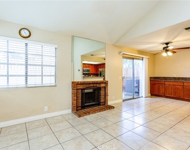 1653 Toyon Place - Photo Thumbnail 2
