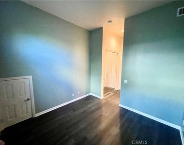 6 Emerald Glen - Photo Thumbnail 25