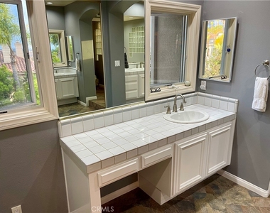 6 Emerald Glen - Photo Thumbnail 32