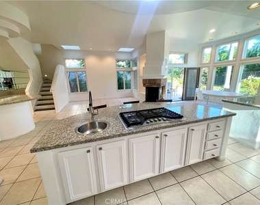 6 Emerald Glen - Photo Thumbnail 11