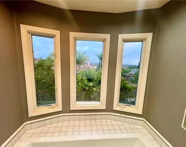 6 Emerald Glen - Photo Thumbnail 40