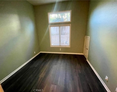 6 Emerald Glen - Photo Thumbnail 26
