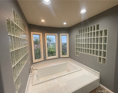 6 Emerald Glen - Photo Thumbnail 38
