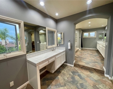 6 Emerald Glen - Photo Thumbnail 33