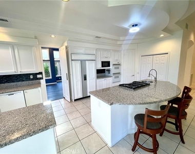 6 Emerald Glen - Photo Thumbnail 13