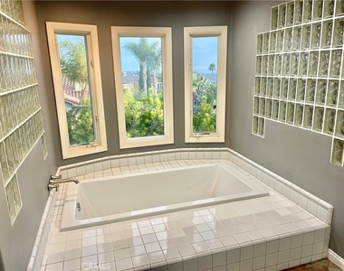 6 Emerald Glen - Photo Thumbnail 39