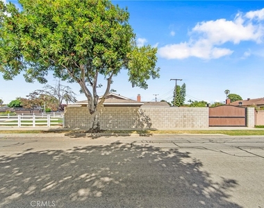 5892 Meadowlark Drive - Photo Thumbnail 4