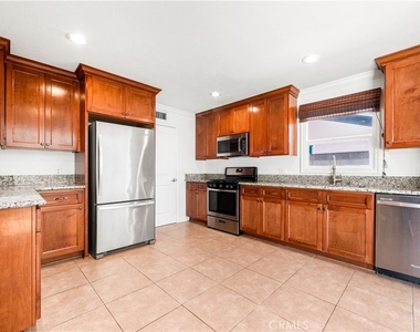 5892 Meadowlark Drive - Photo Thumbnail 8