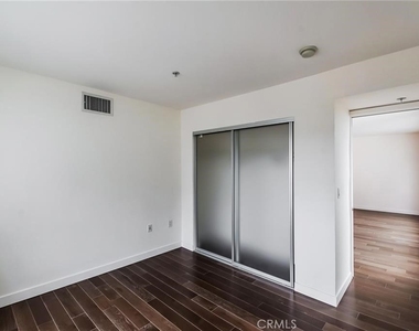 901 S Flower Street - Photo Thumbnail 11