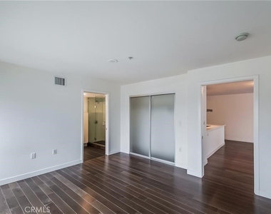 901 S Flower Street - Photo Thumbnail 7