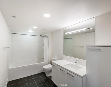 901 S Flower Street - Photo Thumbnail 9