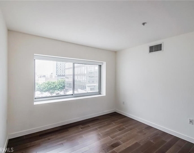 901 S Flower Street - Photo Thumbnail 10