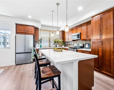 664 Colorado Circle - Photo Thumbnail 10