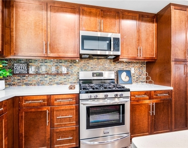 664 Colorado Circle - Photo Thumbnail 8