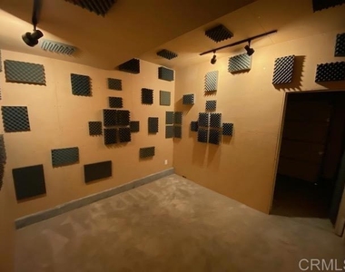 2332 Douglaston - Photo Thumbnail 23