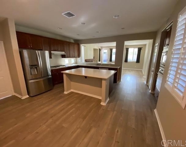 2332 Douglaston - Photo Thumbnail 14