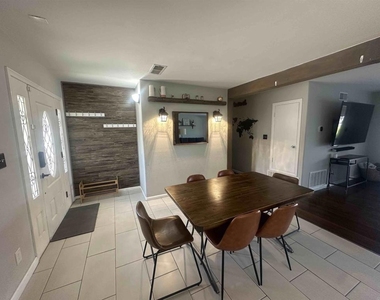 1315 Darby Street - Photo Thumbnail 20