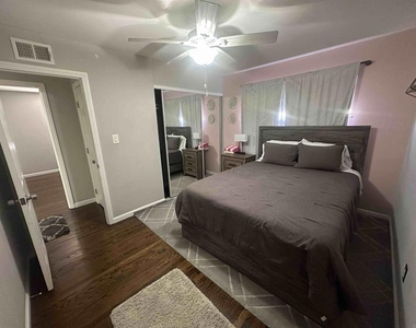 1315 Darby Street - Photo Thumbnail 15