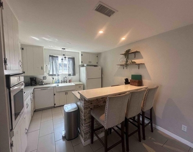 1315 Darby Street - Photo Thumbnail 9