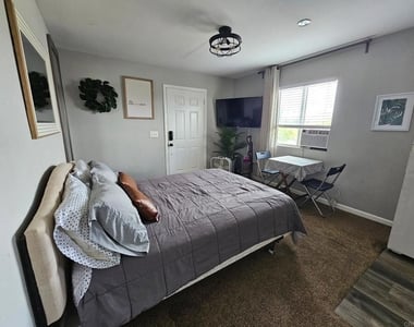 1315 Darby Street - Photo Thumbnail 25