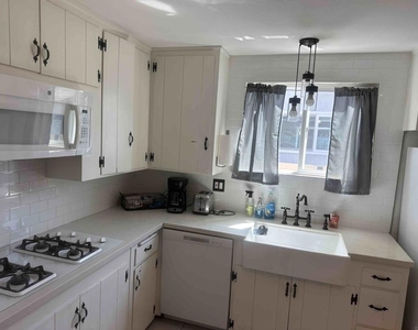 1315 Darby Street - Photo Thumbnail 7