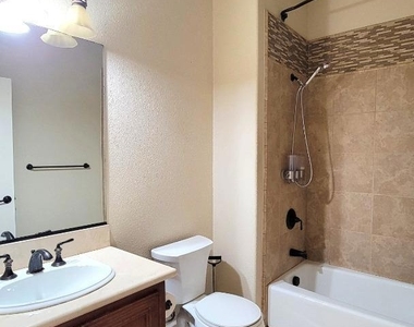 1223 Symphony Way - Photo Thumbnail 14