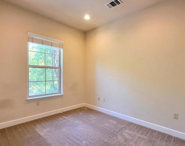 1223 Symphony Way - Photo Thumbnail 12
